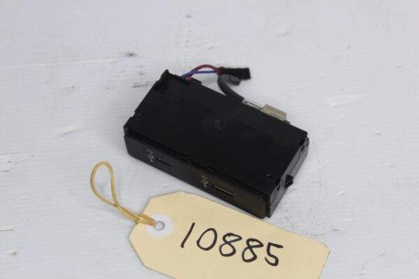 Audi F3 Q3 RSQ3 Dual USB Port Connection 83A 035 736