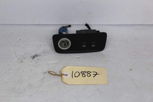 Audi F3 Q3 RSQ3 Rear USB Port Connection Hub Socket 83A 863 324 B