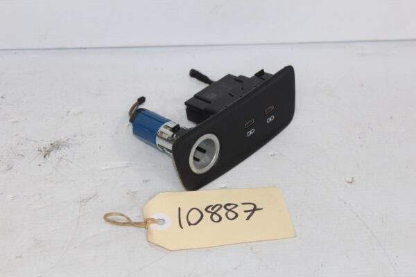 Audi F3 Q3 RSQ3 Rear USB Port Connection Hub Socket 83A 863 324 B