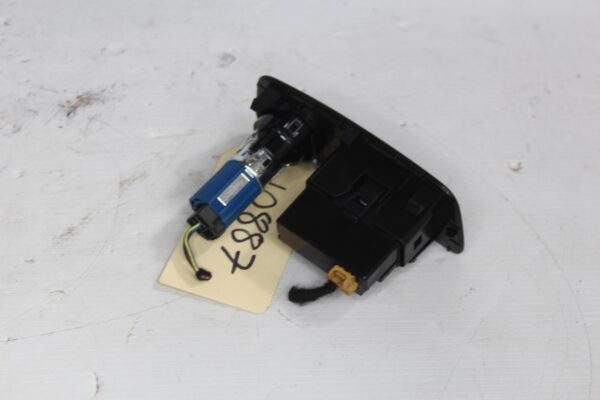 Audi F3 Q3 RSQ3 Rear USB Port Connection Hub Socket 83A 863 324 B