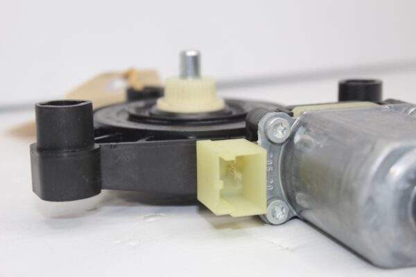 Volkswagen Audi Window Regulator Motor 5Q0959801C