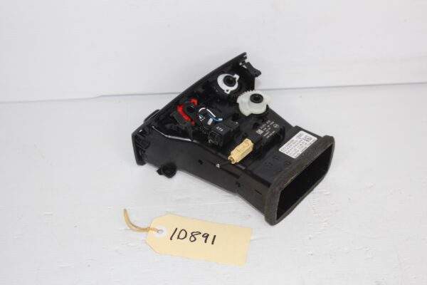 Audi F3 Q3 RSQ3 Rear Centre Air Vent 83A 819 203 A