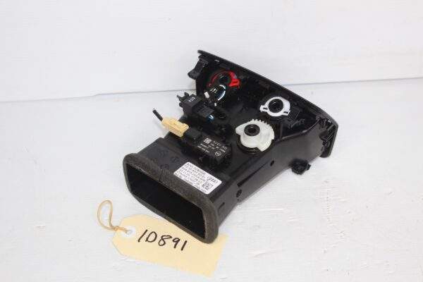 Audi F3 Q3 RSQ3 Rear Centre Air Vent 83A 819 203 A
