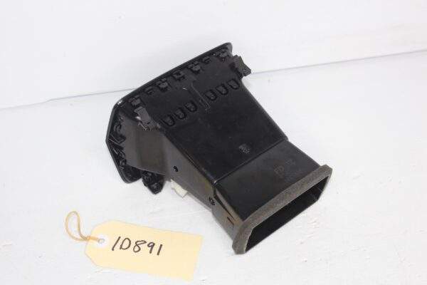 Audi F3 Q3 RSQ3 Rear Centre Air Vent 83A 819 203 A