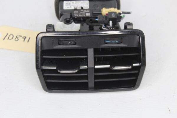 Audi F3 Q3 RSQ3 Rear Centre Air Vent 83A 819 203 A