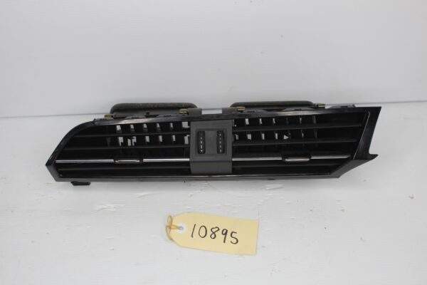 Audi F3 Q3 RSQ3 Centre Dashboard Air Vent 83C 820 903