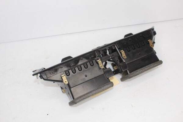 Audi F3 Q3 RSQ3 Centre Dashboard Air Vent 83C 820 903