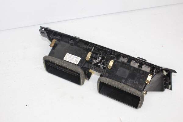 Audi F3 Q3 RSQ3 Centre Dashboard Air Vent 83C 820 903