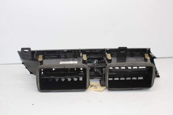 Audi F3 Q3 RSQ3 Centre Dashboard Air Vent 83C 820 903