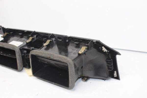 Audi F3 Q3 RSQ3 Centre Dashboard Air Vent 83C 820 903