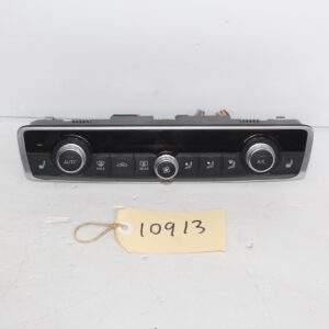 Audi Q3 RSQ3 AC Climate Control Unit Panel 83A 820 043 Q