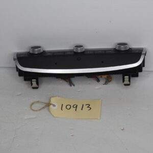 Audi Q3 RSQ3 AC Climate Control Unit Panel 83A 820 043 Q - Image 2