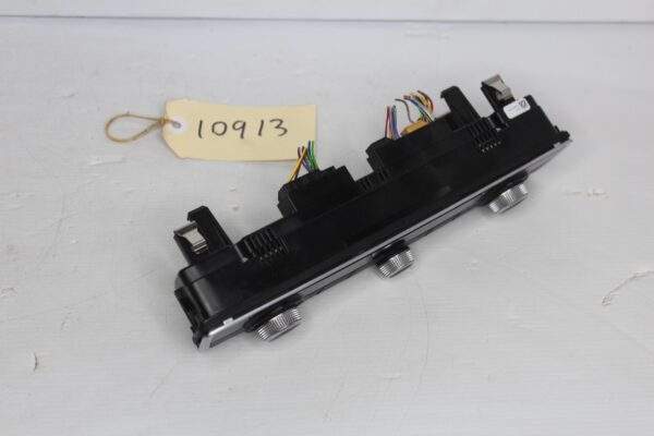 Audi Q3 RSQ3 AC Climate Control Unit Panel 83A 820 043 Q