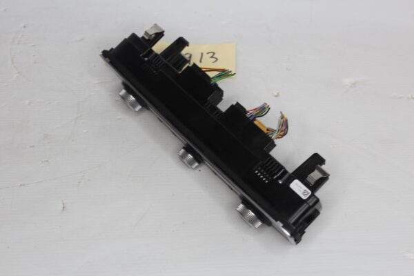 Audi Q3 RSQ3 AC Climate Control Unit Panel 83A 820 043 Q