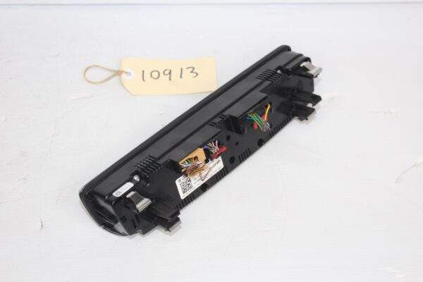Audi Q3 RSQ3 AC Climate Control Unit Panel 83A 820 043 Q