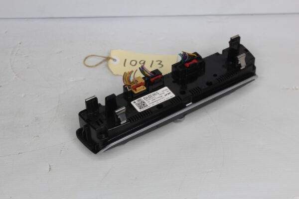 Audi Q3 RSQ3 AC Climate Control Unit Panel 83A 820 043 Q