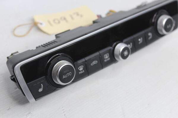 Audi Q3 RSQ3 AC Climate Control Unit Panel 83A 820 043 Q