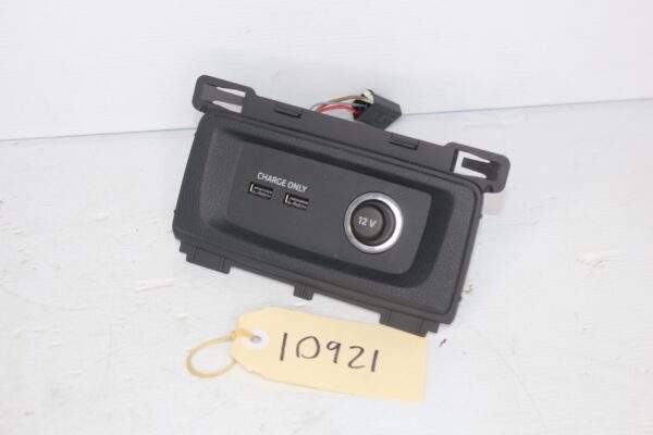 Audi FY Q5 SQ5 Rear USB Port Hub Dash End Trim 80A 863 324 A