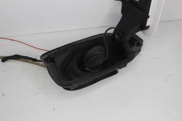 Audi 8V A3 S3 RS3 Fuel Filler Cap Assembly - WHITE 8V5809906