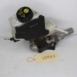 Audi 8 A3 S3 RS3 / Volkswagen Mk7 Golf Brake Master Cylinder 5Q2 611 301 H - Image 2