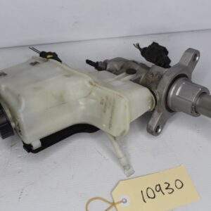 Audi 8 A3 S3 RS3 / Volkswagen Mk7 Golf Brake Master Cylinder 5Q2 611 301 H - Image 5