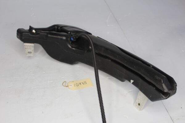 Audi F3 Q3 RSQ3 Windscreen Washer Bottle Assembly 83A955449A, 83A955452A