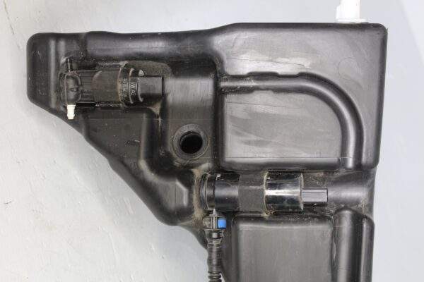 Audi F3 Q3 RSQ3 Windscreen Washer Bottle Assembly 83A955449A, 83A955452A