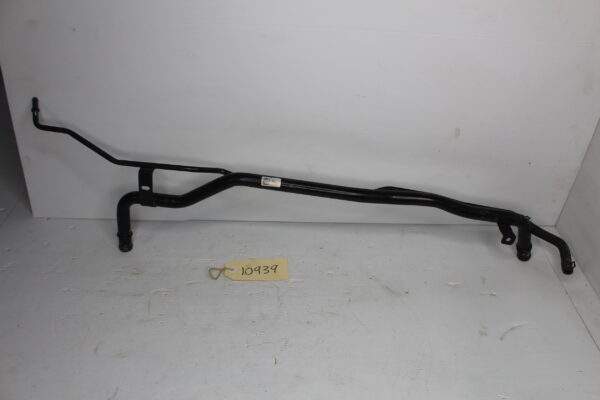 Audi RS3 RSQ3 Centre Coolant Hose Pipe 8V0 121 070 D