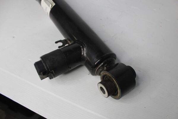 Audi F3 Q3 RSQ3 Electric Rear Shock Absorber Strut 83A513045, 83A512009