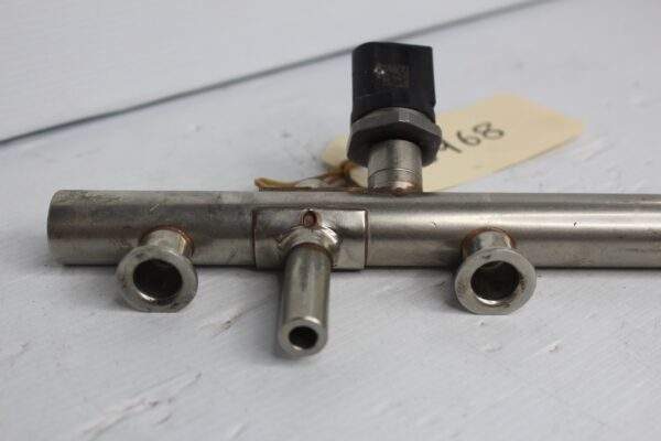 Audi 8V S3 / Volkswagen Golf Mk7 R Fuel Rail 06K 133 317 AB