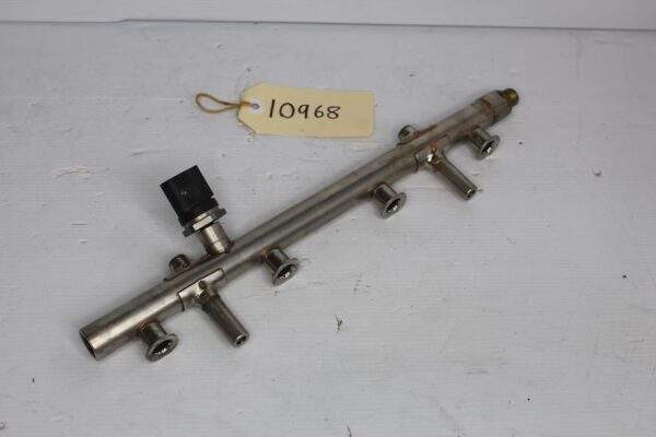 Audi 8V S3 / Volkswagen Golf Mk7 R Fuel Rail 06K 133 317 AB