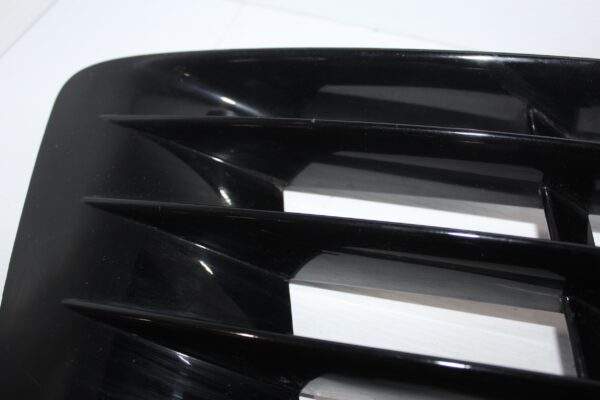Volkswagen Golf Mk6 R Front Right Lower Bumper Grille 5K0 853 666 E