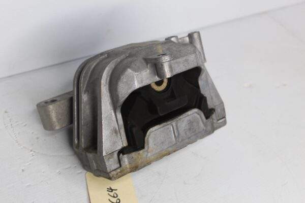 Volkswagen Mk6 Golf R Upper Engine Mount 8J0 199 262