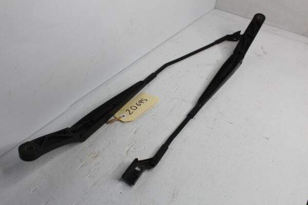 Volkswagen Golf Mk6 GTi R Windshield Wiper Arm Pair 1Q2955410, 1Q2955409