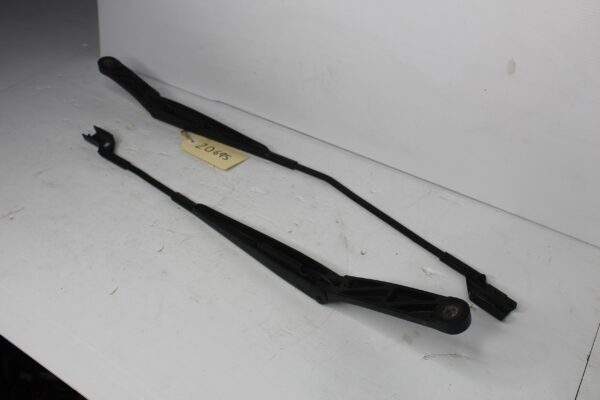 Volkswagen Golf Mk6 GTi R Windshield Wiper Arm Pair 1Q2955410, 1Q2955409