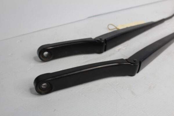 Volkswagen Golf Mk6 GTi R Windshield Wiper Arm Pair 1Q2955410, 1Q2955409
