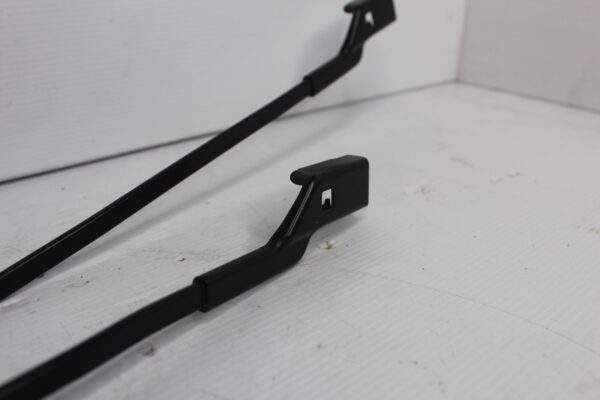 Volkswagen Golf Mk6 GTi R Windshield Wiper Arm Pair 1Q2955410, 1Q2955409