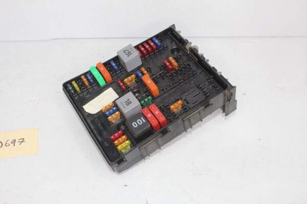 Volkswagen Mk6 Golf Front Fuse Relay Box 1K0937124K, 1K0937124P