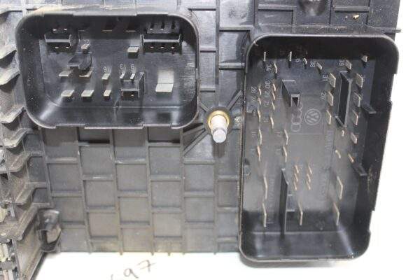 Volkswagen Mk6 Golf Front Fuse Relay Box 1K0937124K, 1K0937124P