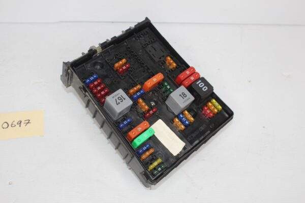 Volkswagen Mk6 Golf Front Fuse Relay Box 1K0937124K, 1K0937124P