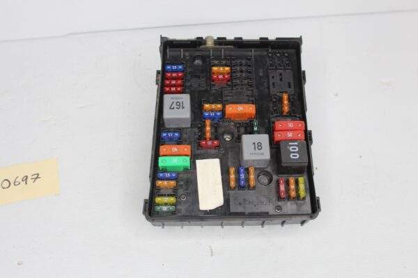 Volkswagen Mk6 Golf Front Fuse Relay Box 1K0937124K, 1K0937124P