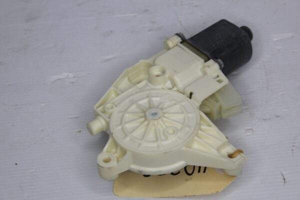 Mercedes Benz W176 W117 A Class Window Motor A2469065100