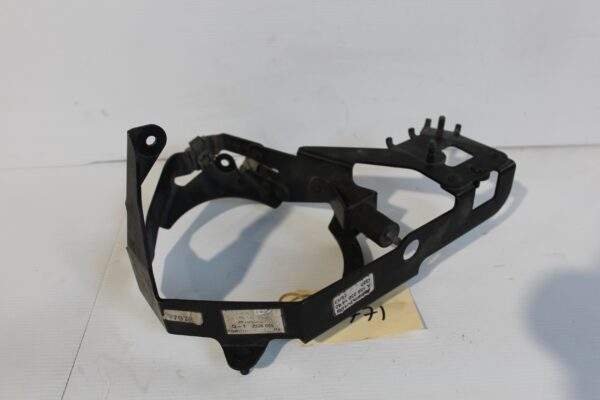 Mercedes Benz W204 C63 AMG Air Pump Bracket Holder Bracket A1562301440