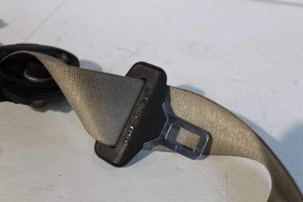 Mercedes Benz W212 E63 AMG Front Right Seat Belt Pretensioner A2128600886