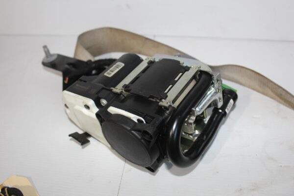 Mercedes Benz W212 E63 AMG Front Right Seat Belt Pretensioner A2128600886