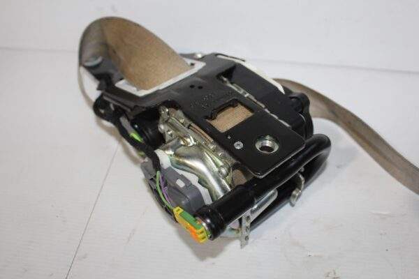 Mercedes Benz W212 E63 AMG Front Right Seat Belt Pretensioner A2128600886
