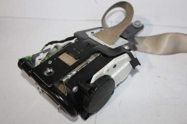 Mercedes Benz W212 E63 AMG Front Right Seat Belt Pretensioner A2128600886