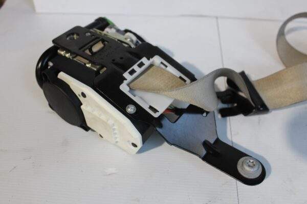 Mercedes Benz W212 E63 AMG Front Left Seat Belt Pretensioner A2128600786