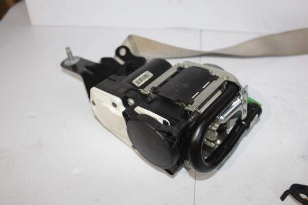 Mercedes Benz W212 E63 AMG Front Left Seat Belt Pretensioner A2128600786