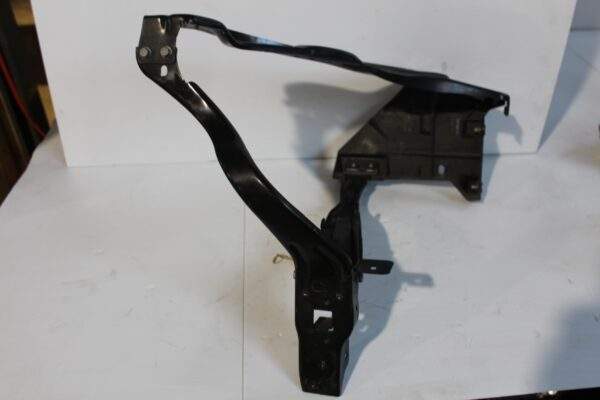 Mercedes Benz W212 E63 AMG Right Headlight Support Bracket Panel A2126204700